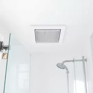 Czy wentylator łazienkowy może być nad prysznicem