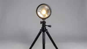 halogen na statywie