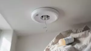 jak wyjąć halogen z oprawki