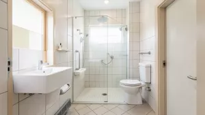 adaptacja łazienki dla niepełnosprawnych kraków