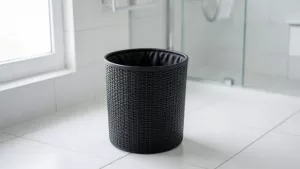 Czarny kosz do łazienki na bieliznę