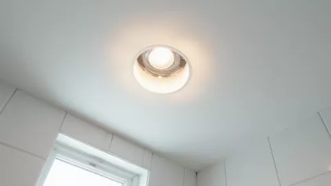 Halogeny sufitowe do łazienki IP65