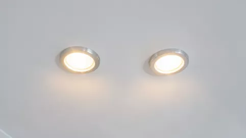 halogeny sufitowe led 230v