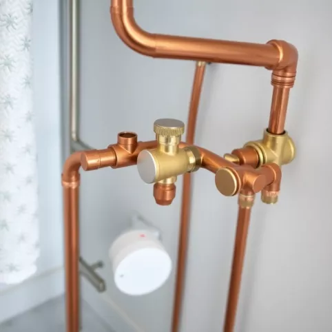 Jak podłączyć grzejnik łazienkowy z podłogówką