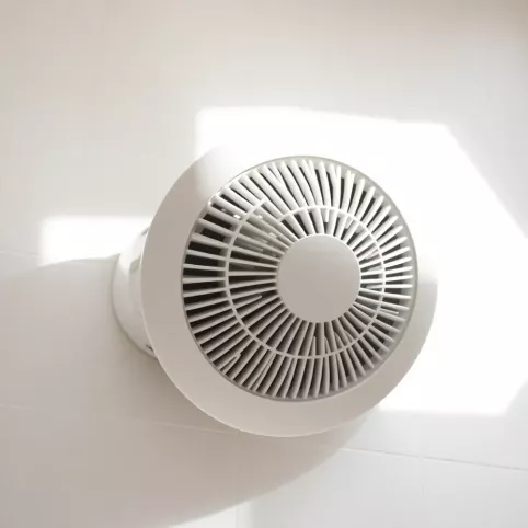 Jak ustawić wentylator łazienkowy z czujnikiem wilgotności