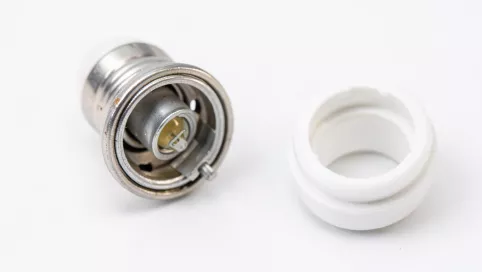 jak wyciagnac zarowke z halogenu