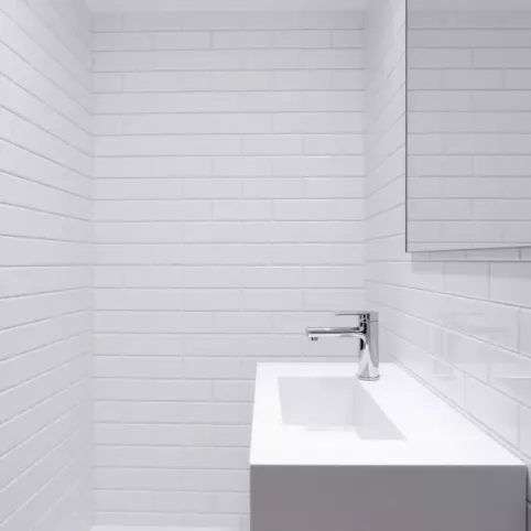 Jaka fuga do białych płytek łazienka