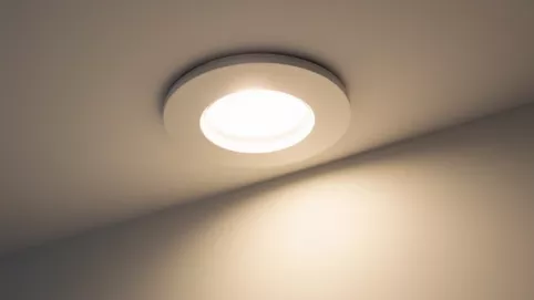 Jaki otwór pod halogeny