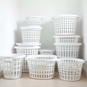 Koszyczki do łazienki plastikowe