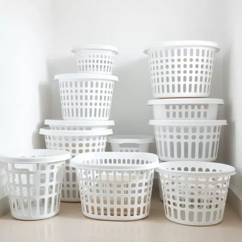 Koszyczki do łazienki plastikowe