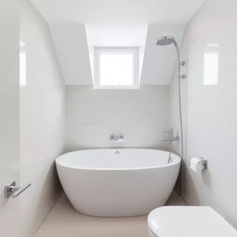 Mała łazienka 3m2 z wanną