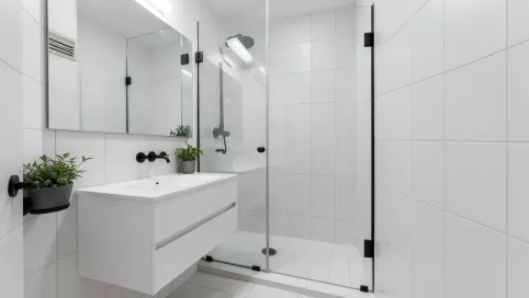 mała łazienka inspiracje 2025