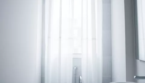 Nowoczesne firany do łazienki