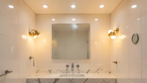 oświetlenie łazienkowe halogenowe