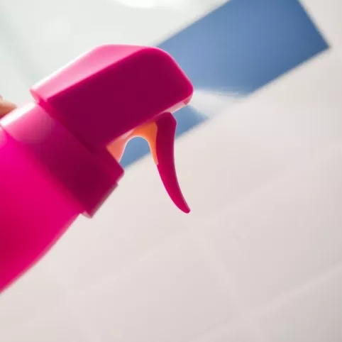 Spray do czyszczenia łazienki