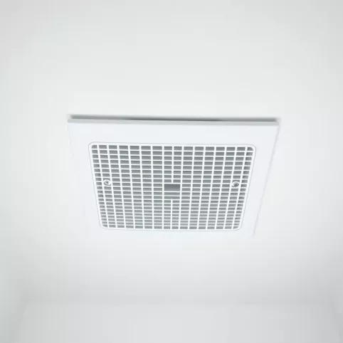 Wentylacja łazienki w suficie