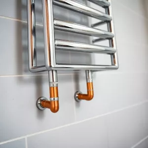 Z której strony zasilanie grzejnika łazienkowego